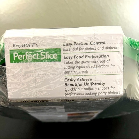 BergHOFF's Perfect Slice Non-Stick Bakeware Pie & Custom Slicing System in One - Picture 6 of 9